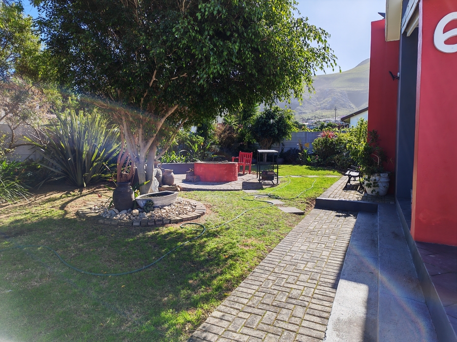 3 Bedroom Property for Sale in Palmiet Western Cape